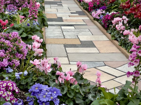 Cost of Garden Path Installation in Oxnard