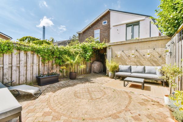Cost of Courtyard Patio Service in Oxnard