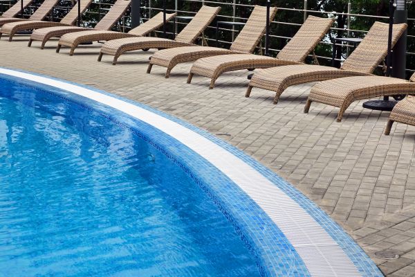 Cost of Poolside Hardscaping in Oxnard